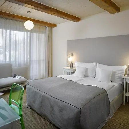 La Romantica 믈라다볼레슬라프